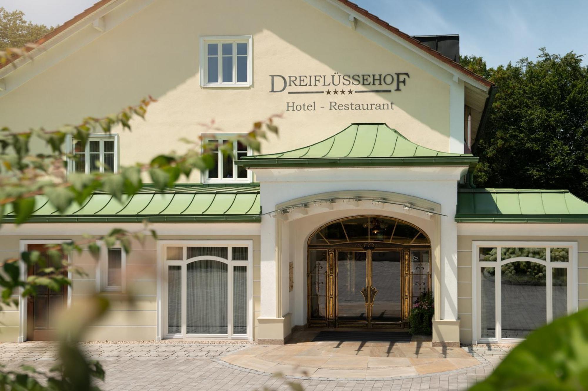 Hotel Dreifluessehof Passau Exterior photo